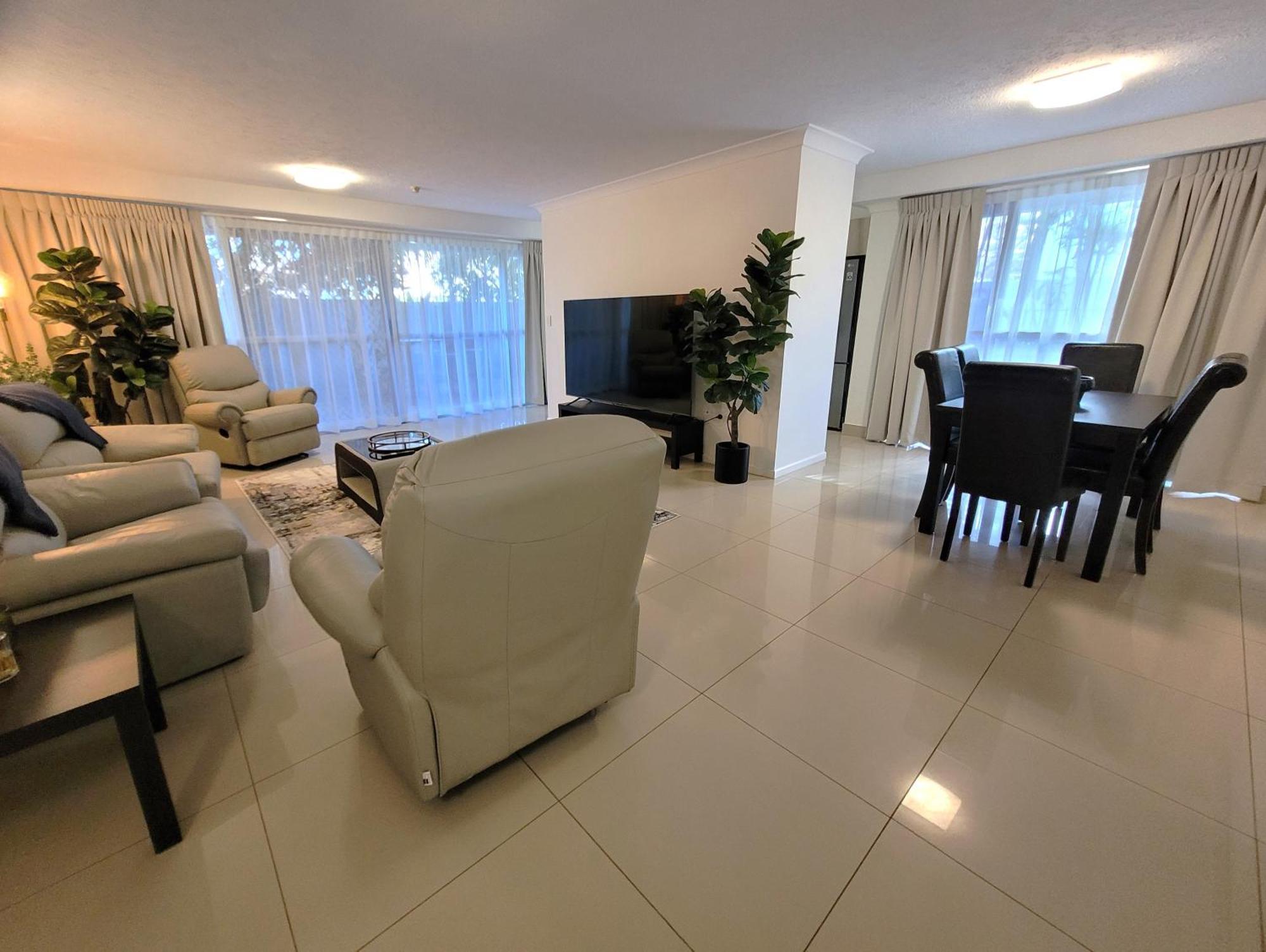 Surfers Chalet Gold Coast Room photo